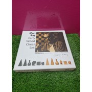 Ajedrez de diseño Man Ray Early Wood Chess Set